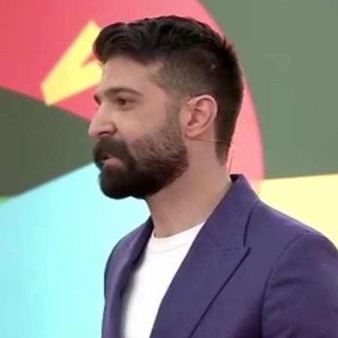 من توی موج موی تو از زندگی دست میکشم