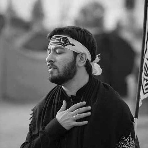 دانلود آهنگ پا به ماه از حسین حقیقی پا به ماه
