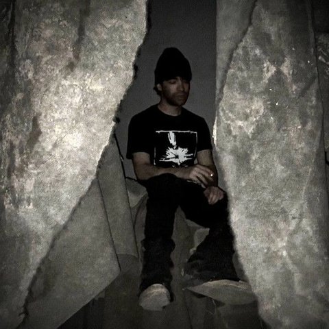دانلود آهنگ Akharin Nafas از تلخون Akharin Nafas